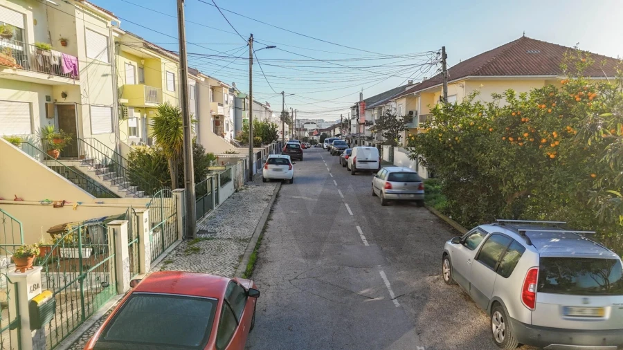 Moradia T2 para Venda em Corroios Foto 10