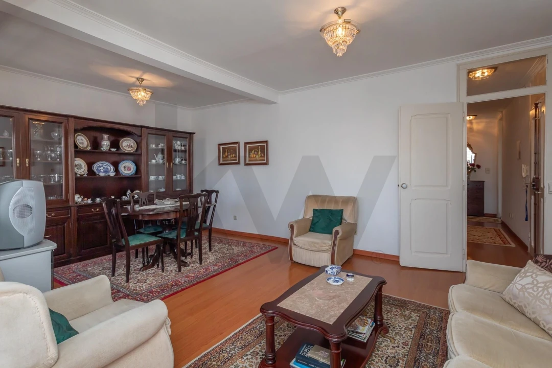 Apartamento T4 para Venda em Arroios Foto 3