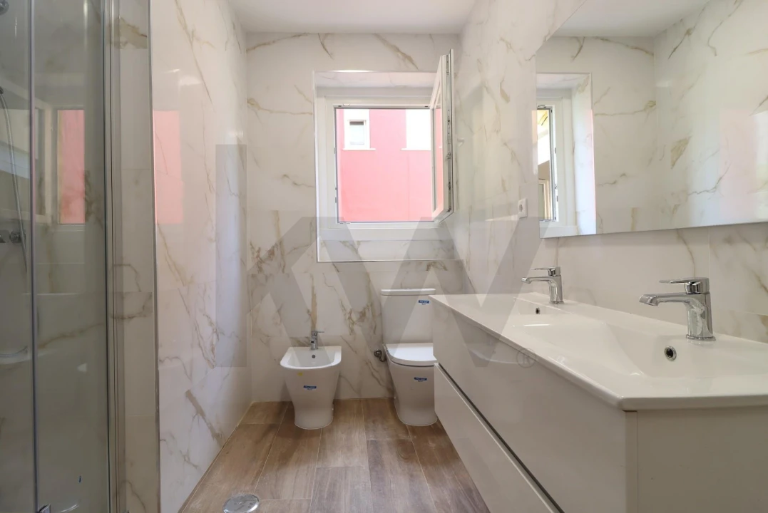 Apartamento T4 para Arrendamento em Areeiro Foto 30