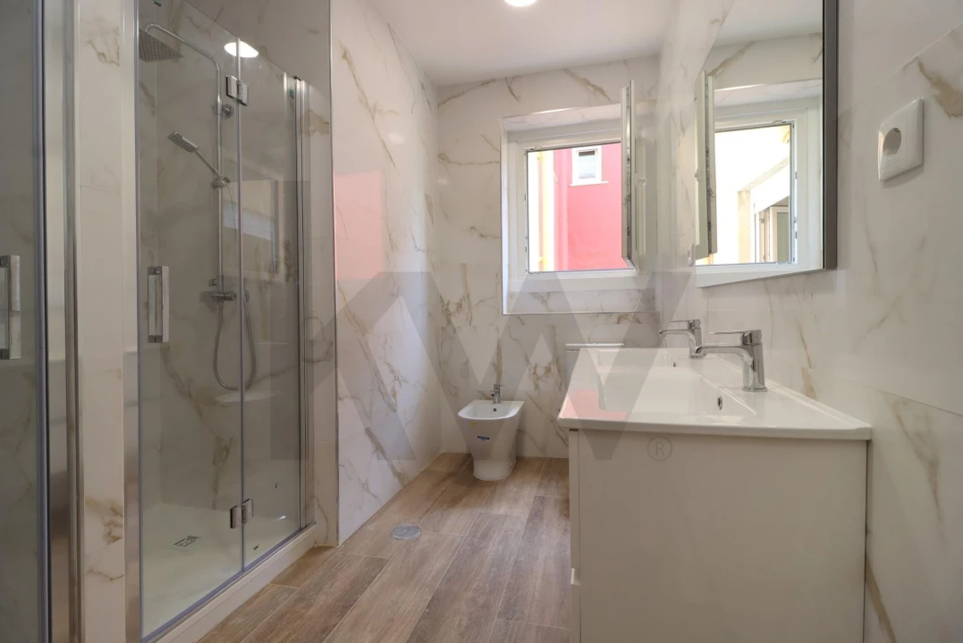 Apartamento T4 para Arrendamento em Areeiro Foto 28