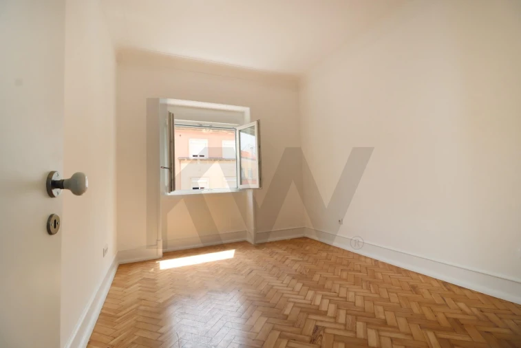 Apartamento T4 para Arrendamento em Areeiro Foto 9