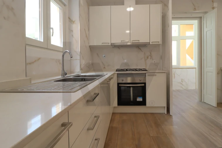 Apartamento T4 para Arrendamento em Areeiro Foto 32