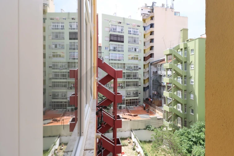 Apartamento T4 para Arrendamento em Areeiro Foto 44