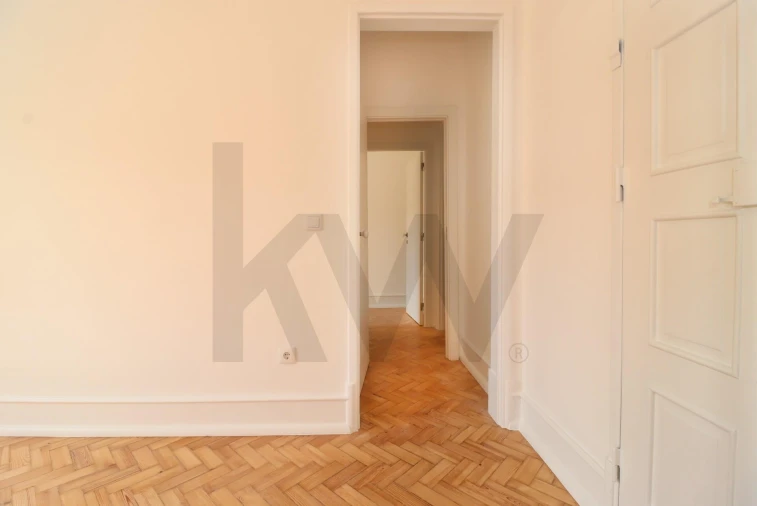 Apartamento T4 para Arrendamento em Areeiro Foto 4