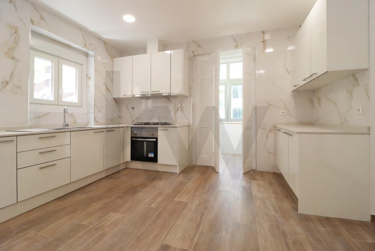 Apartamento T4 para Arrendamento em Areeiro Foto 39