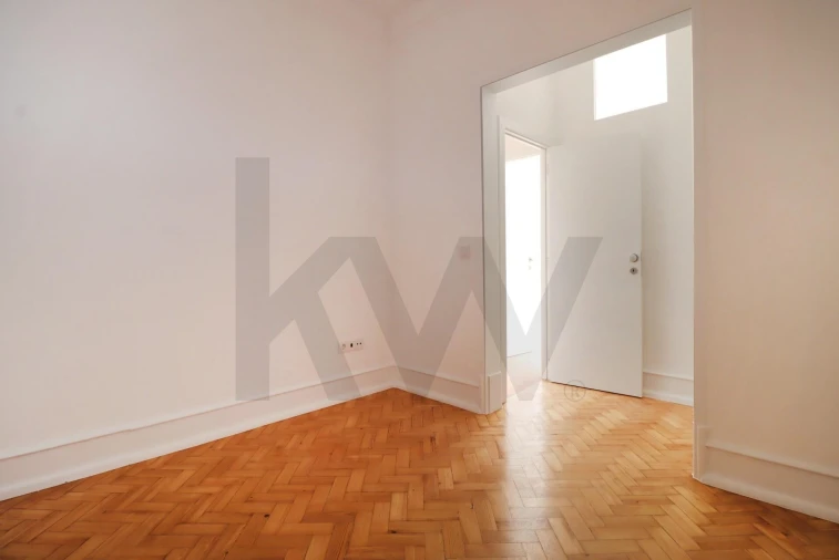 Apartamento T4 para Arrendamento em Areeiro Foto 13