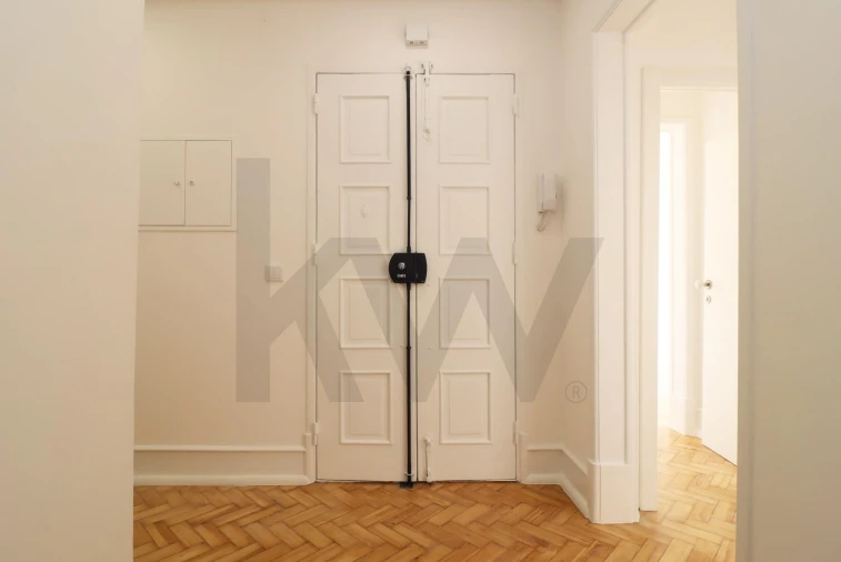 Apartamento T4 para Arrendamento em Areeiro Foto 16