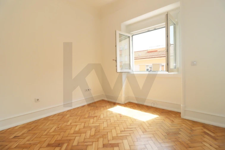 Apartamento T4 para Arrendamento em Areeiro Foto 5