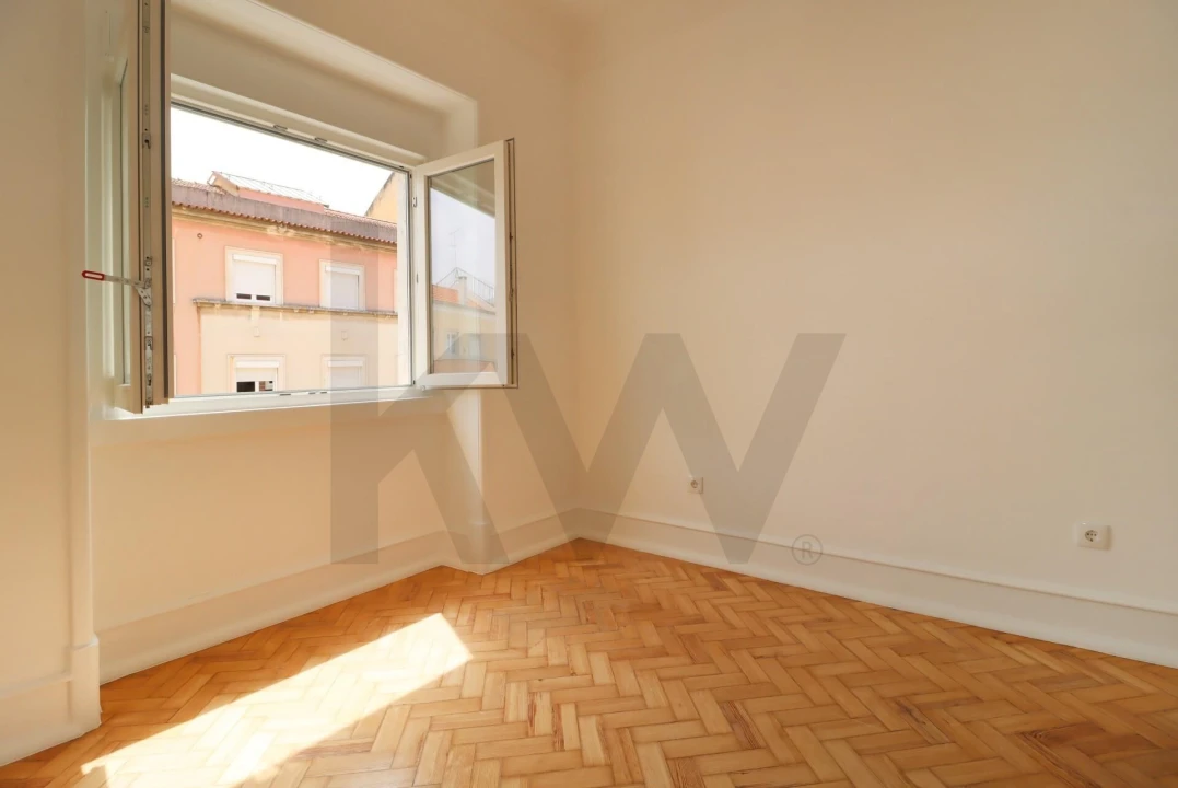 Apartamento T4 para Arrendamento em Areeiro Foto 6