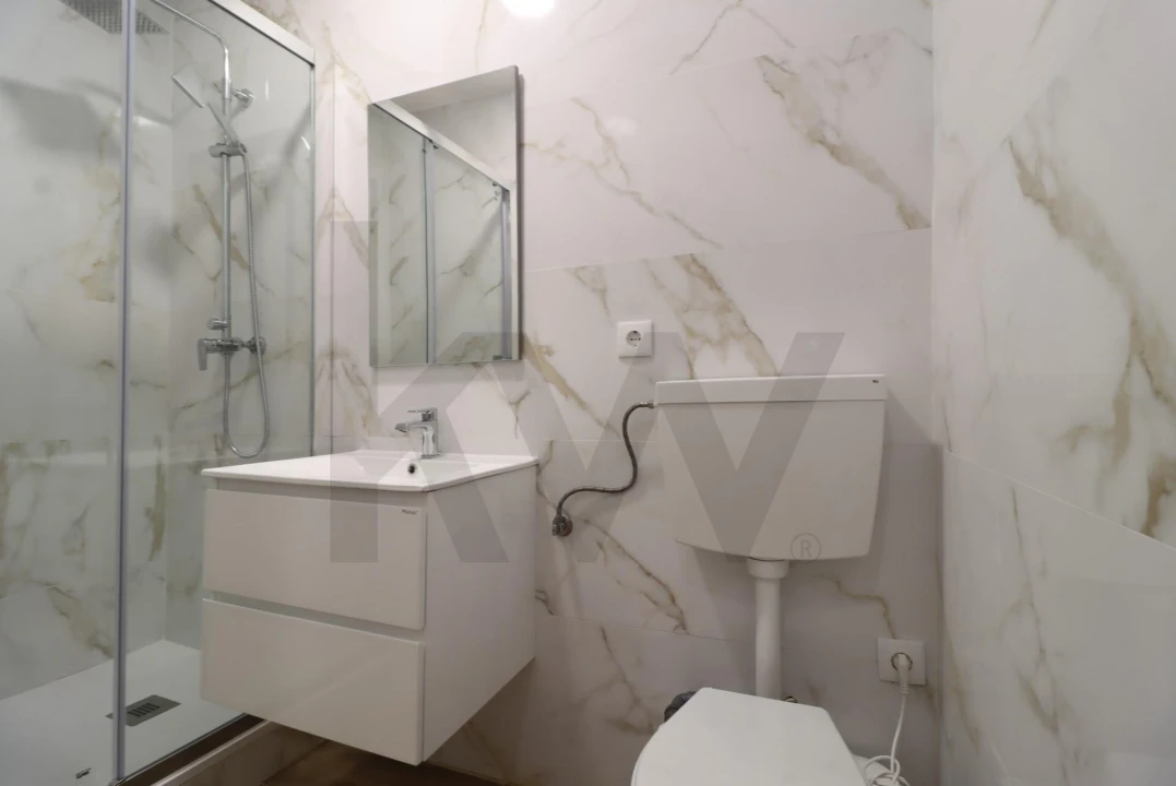 Apartamento T4 para Arrendamento em Areeiro Foto 18