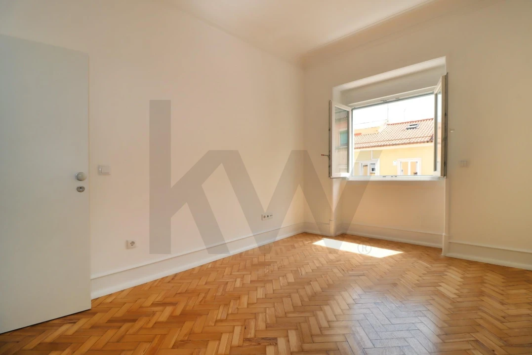 Apartamento T4 para Arrendamento em Areeiro Foto 7