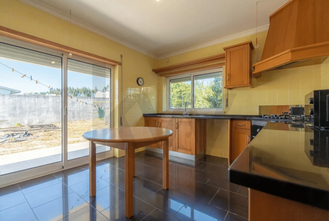 Moradia T4 para Venda em Pampilhosa Foto 4