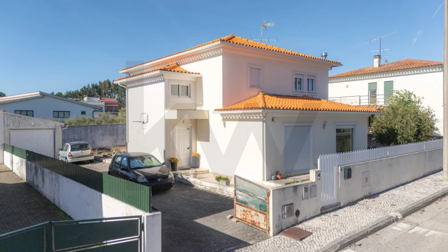 Moradia T4 para Venda em Pampilhosa Foto 1