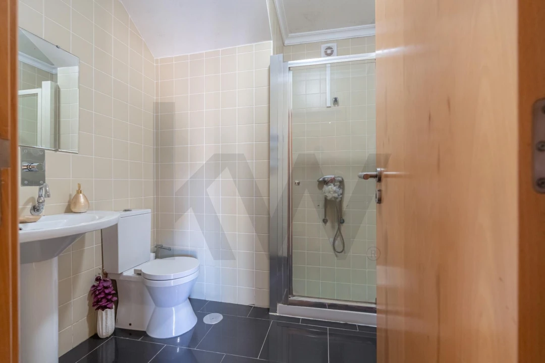 Moradia T4 para Venda em Pampilhosa Foto 6