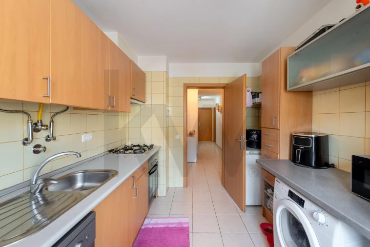 Apartamento T3 para Venda em Portimão Foto 9