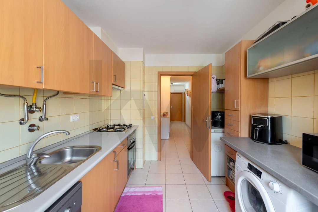 Apartamento T3 para Venda em Portimão Foto 9