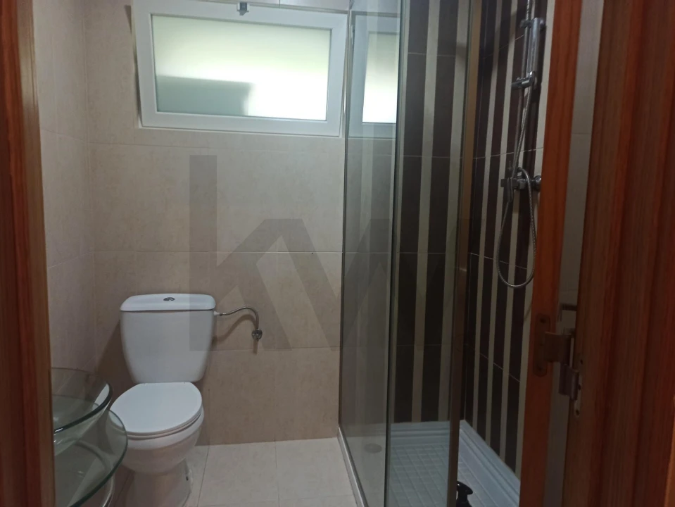 Apartamento T2 para Venda em Rio de Mouro Foto 16