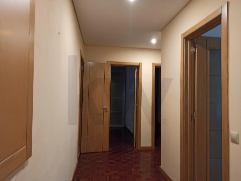 Apartamento T2 para Venda em Rio de Mouro Foto 25