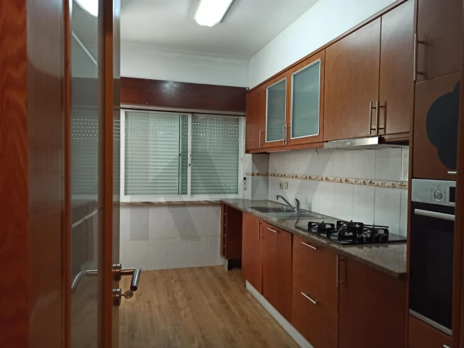 Apartamento T2 para Venda em Rio de Mouro Foto 10