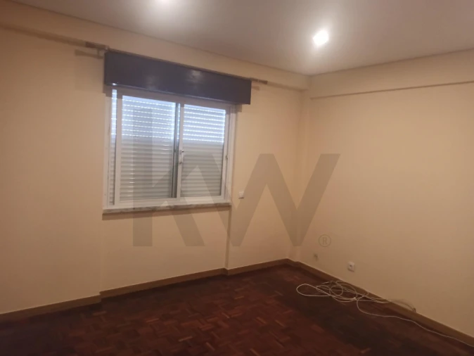 Apartamento T2 para Venda em Rio de Mouro Foto 23