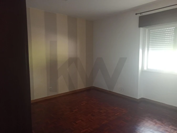 Apartamento T2 para Venda em Rio de Mouro Foto 13