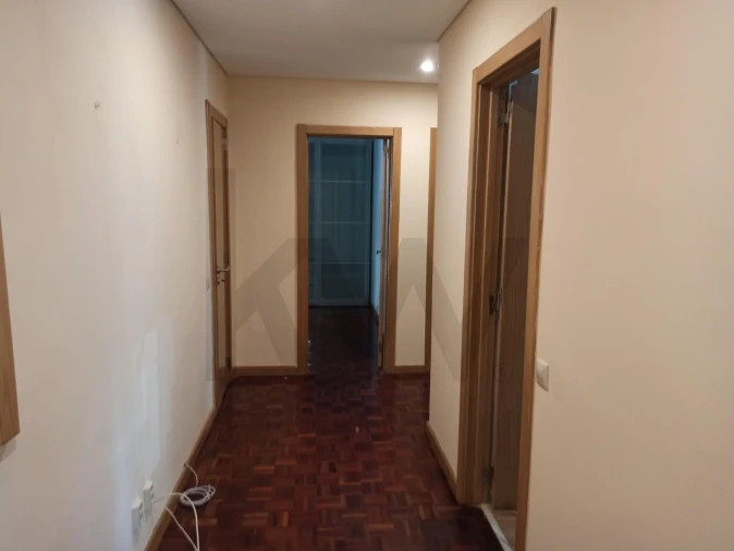Apartamento T2 para Venda em Rio de Mouro Foto 4