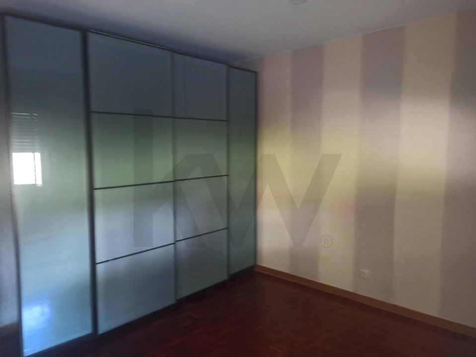 Apartamento T2 para Venda em Rio de Mouro Foto 14