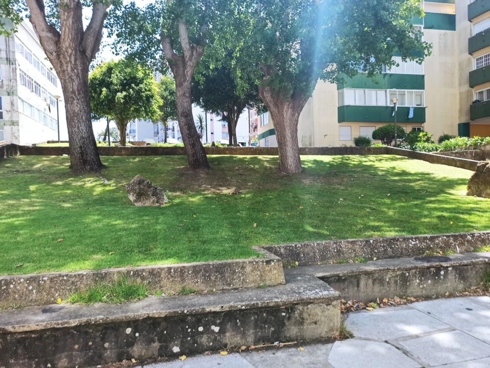 Apartamento T2 para Venda em Rio de Mouro Foto 26
