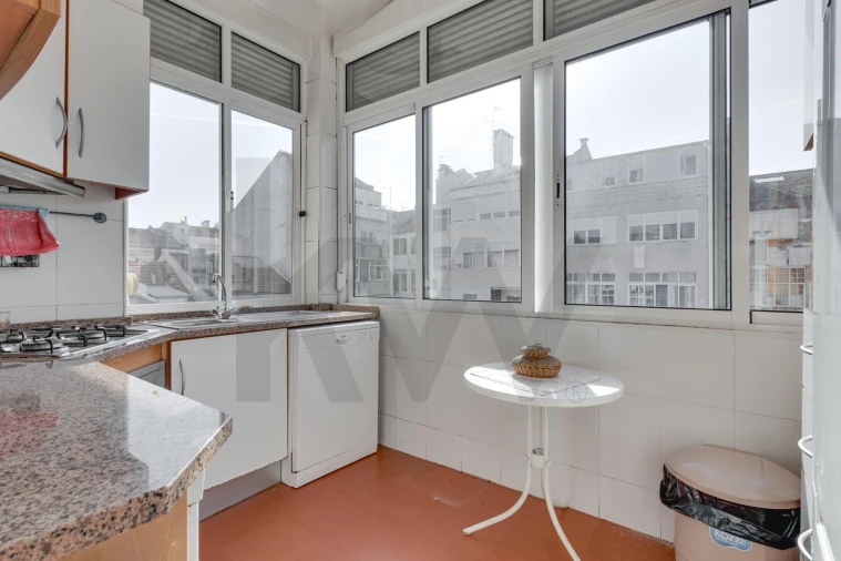 Apartamento T3 para Venda em Campo de Ourique Foto 15