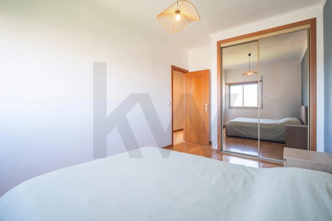 Apartamento T1 para Venda em Rio de Mouro Foto 13