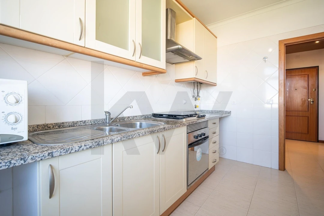 Apartamento T1 para Venda em Rio de Mouro Foto 11