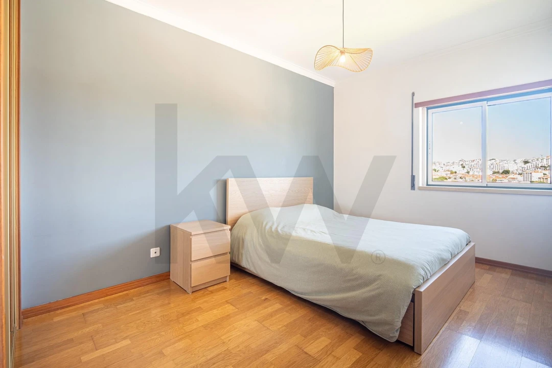 Apartamento T1 para Venda em Rio de Mouro Foto 14