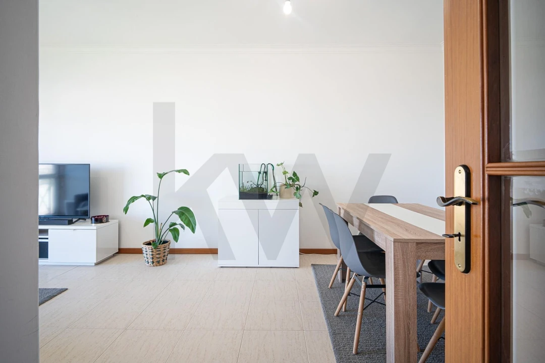 Apartamento T1 para Venda em Rio de Mouro Foto 4