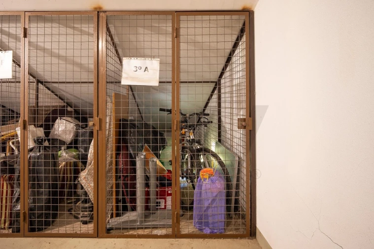 Apartamento T1 para Venda em Rio de Mouro Foto 17