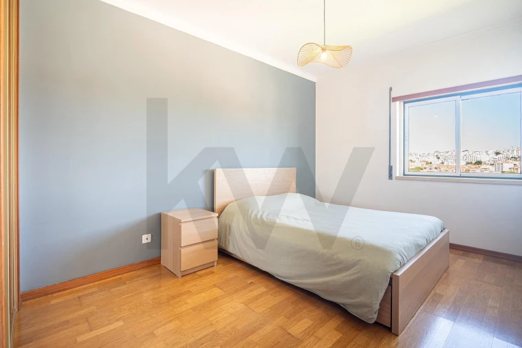 Apartamento T1 para Venda em Rio de Mouro Foto 14