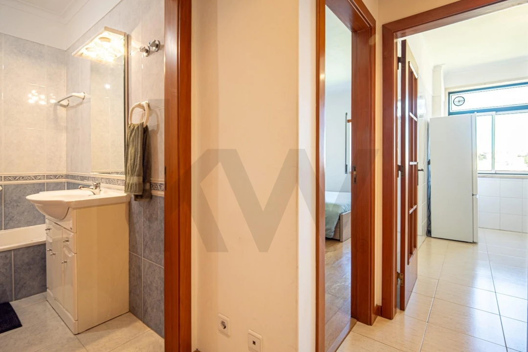 Apartamento T1 para Venda em Rio de Mouro Foto 2