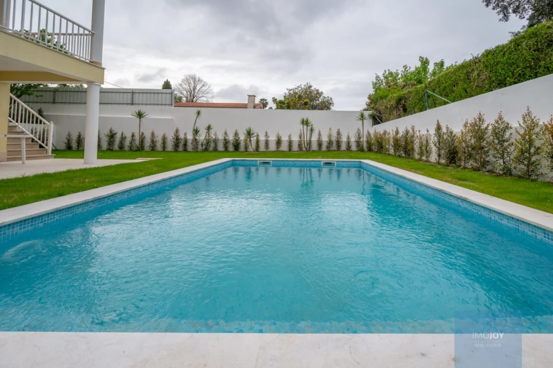 Moradia T4 para Venda em Corroios Foto 2