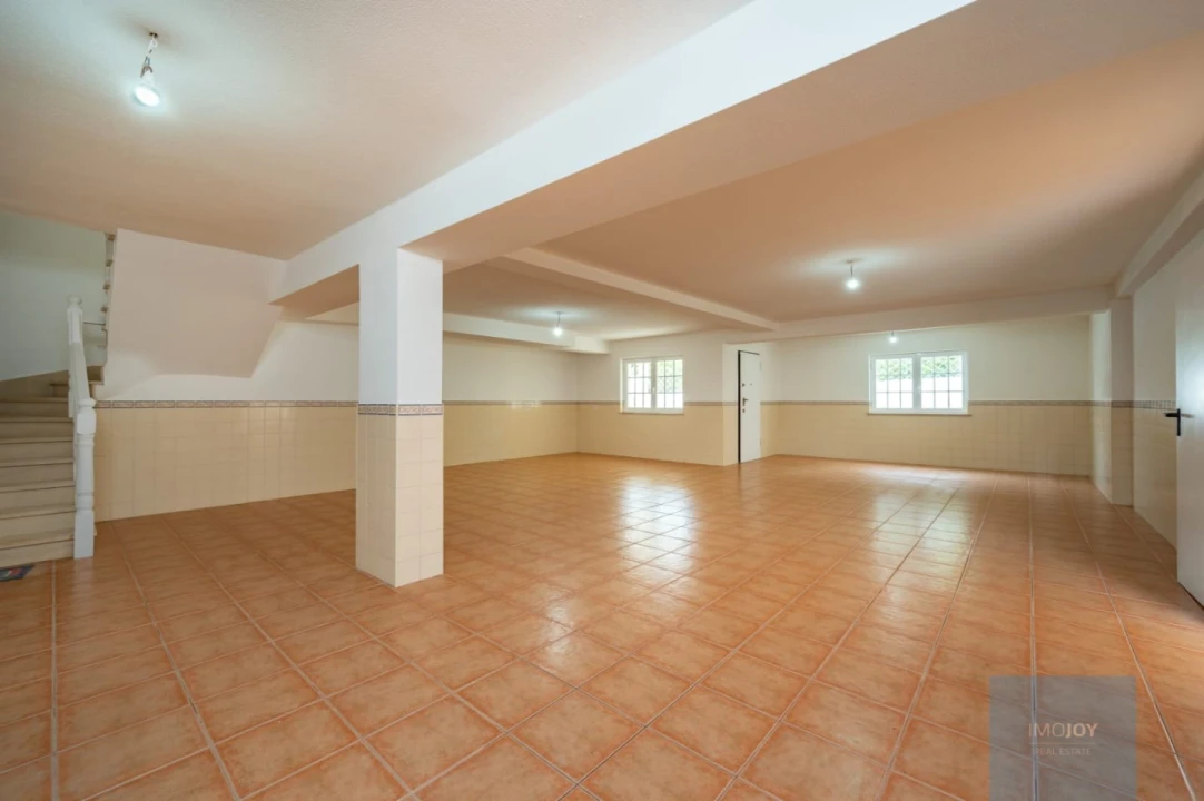 Moradia T4 para Venda em Corroios Foto 31