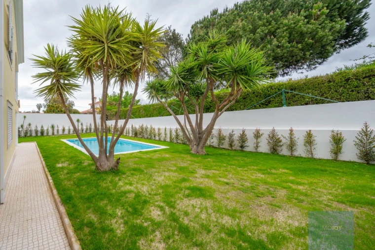 Moradia T4 para Venda em Corroios Foto 4