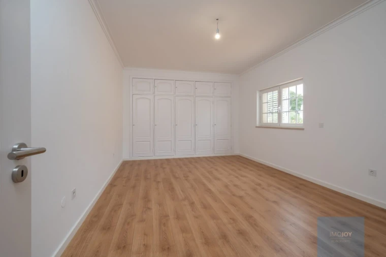 Moradia T4 para Venda em Corroios Foto 18