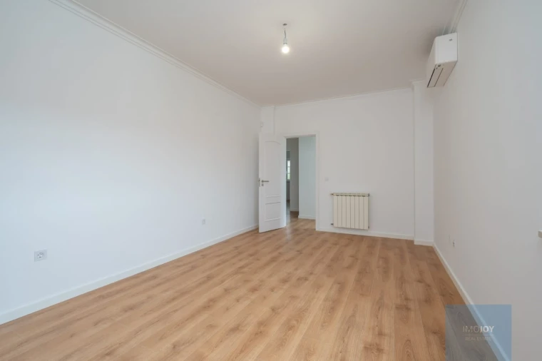 Moradia T4 para Venda em Corroios Foto 19