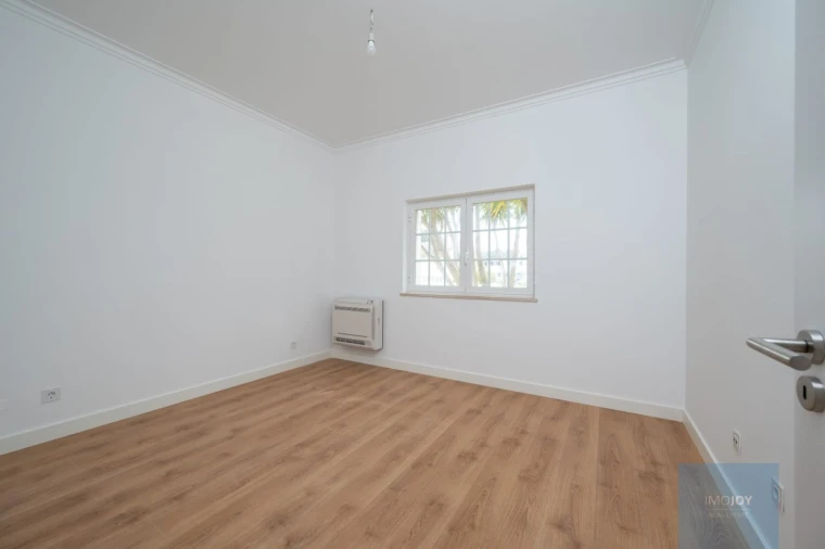 Moradia T4 para Venda em Corroios Foto 22