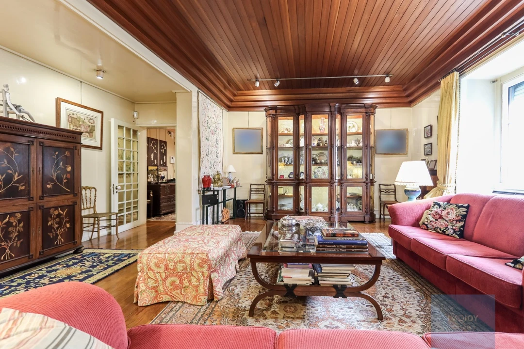 Apartamento T6 para Venda em Areeiro Foto 8