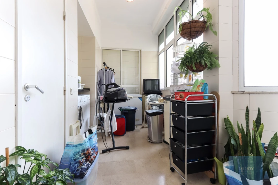 Apartamento T6 para Venda em Areeiro Foto 22