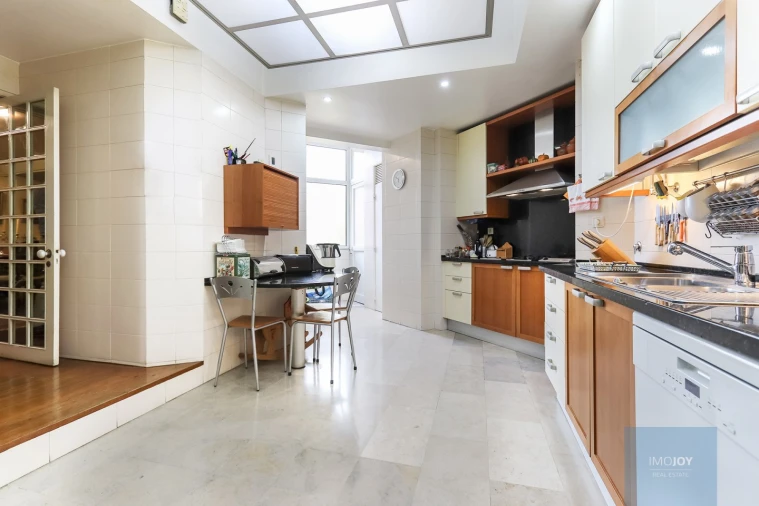 Apartamento T6 para Venda em Areeiro Foto 18