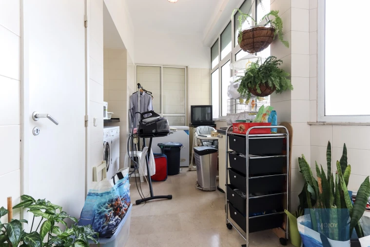 Apartamento T6 para Venda em Areeiro Foto 22