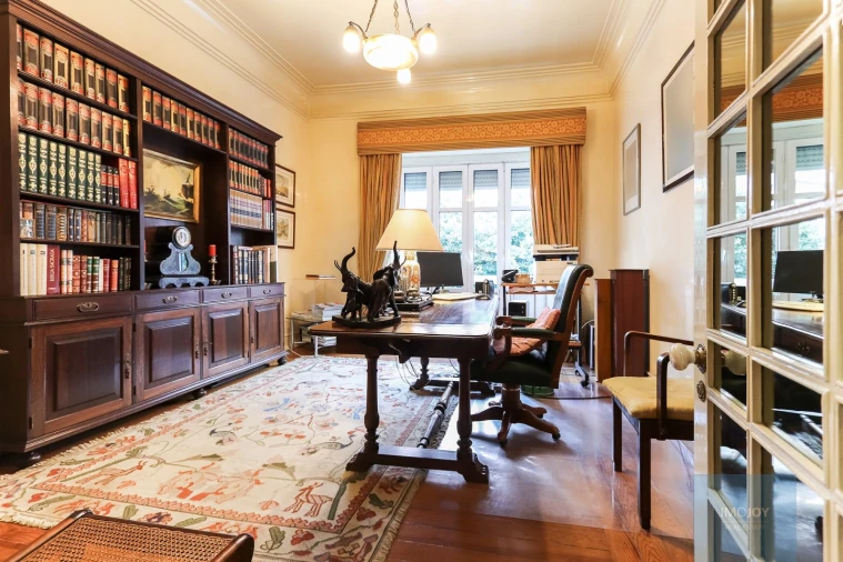 Apartamento T6 para Venda em Areeiro Foto 23