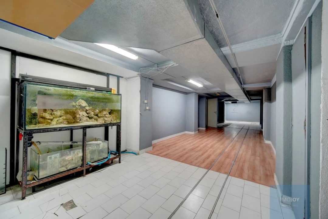 Loja para Venda em Alvalade Foto 9