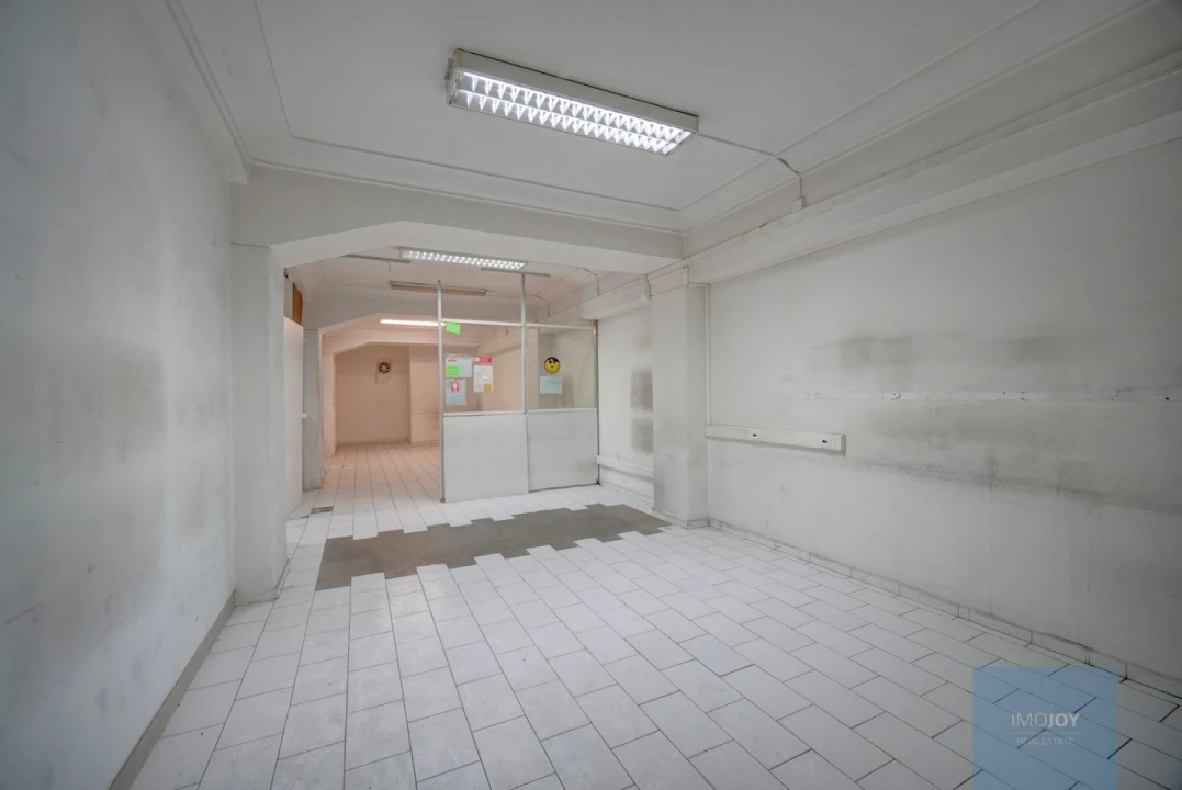 Loja para Venda em Alvalade Foto 14