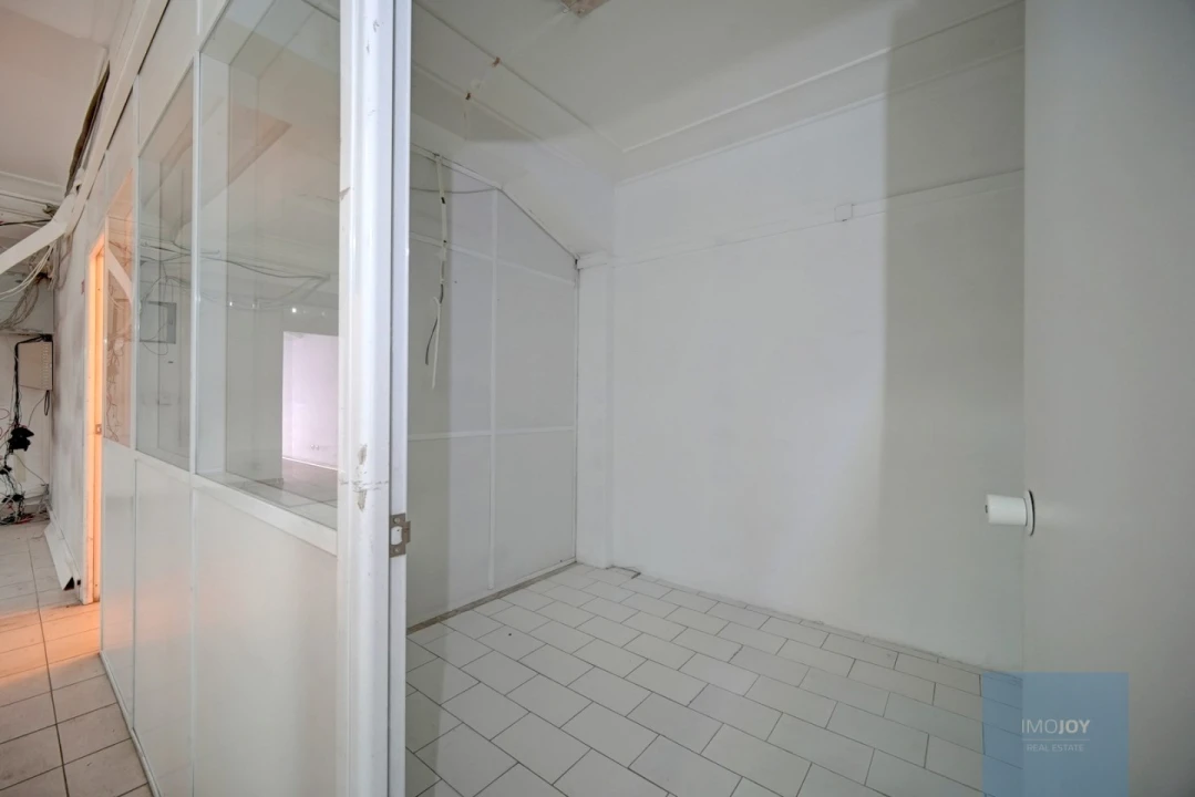 Loja para Venda em Alvalade Foto 20